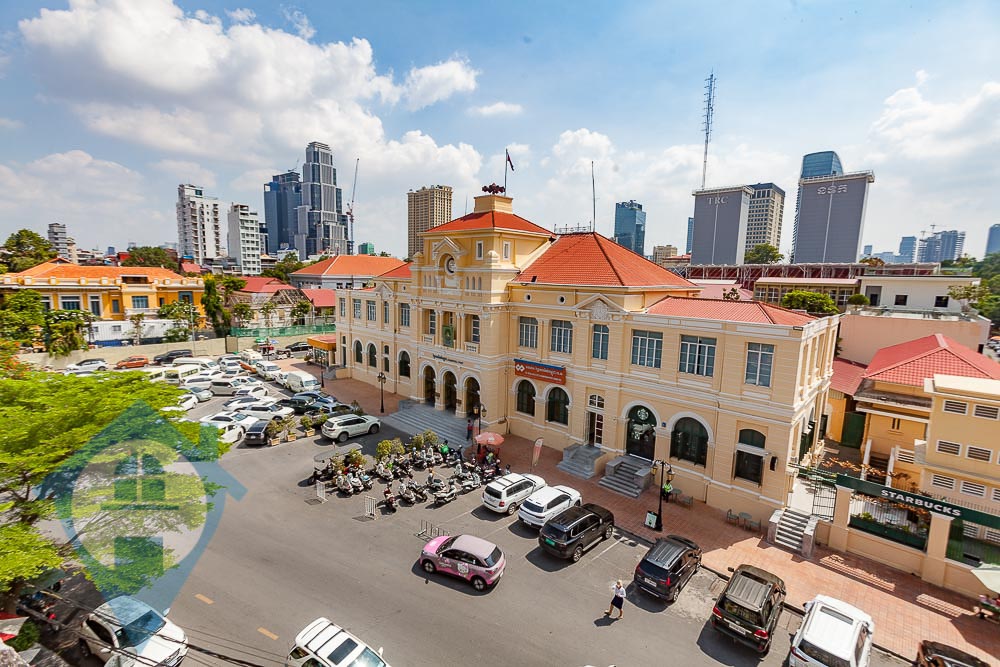 Unique French Colonial Residence with Private Rooftop – Post Office precinct | Wat Phnom