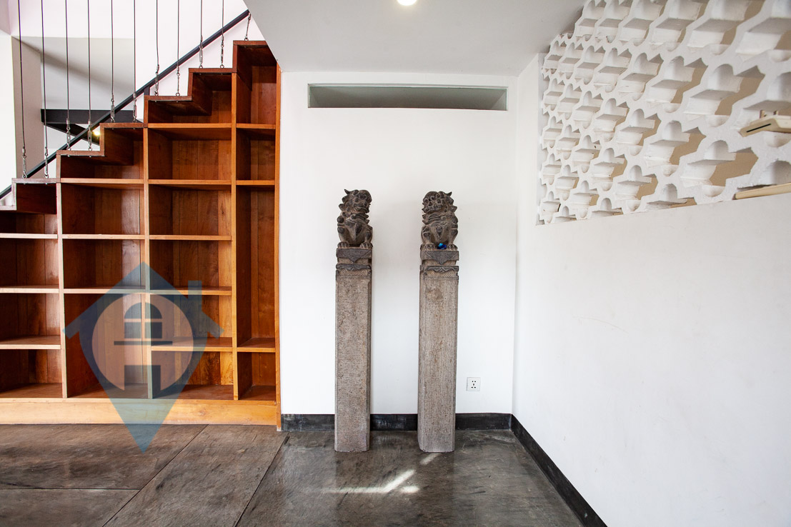 Hard Title Renovated 3 Bedroom Duplex Apartment For Sale in Daun Penh | Phnom Penh