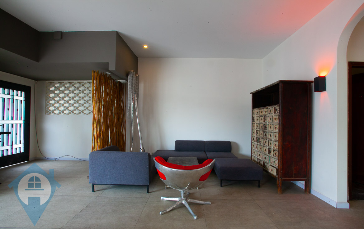 Hard Title Renovated 3 Bedroom Duplex Apartment in Daun Penh | Phnom Penh