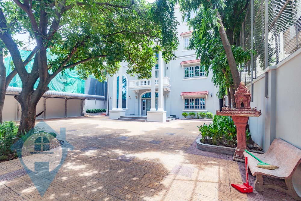 Renovated Colonial Villa Beside the Royal Palace | Phnom Penh