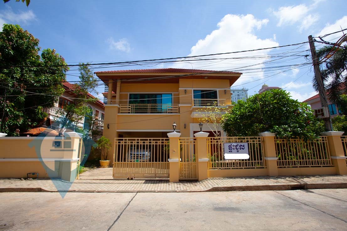 ''3 Bedroom Villa Near ISPP | Phnom Penh Real Estate''