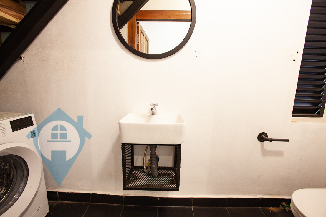 ''Spacious 2 Bedroom in Daun Penh | Phnom Penh Real Estate''