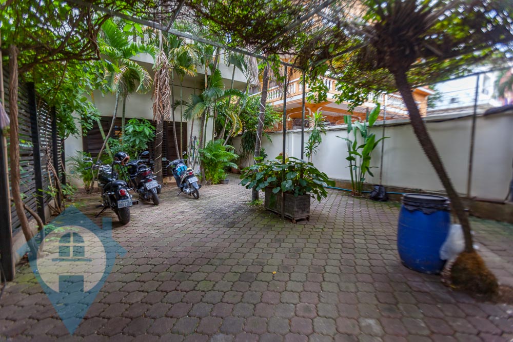 ''Spacious 3 Bedroom Ground Floor Apartment For Rent in Wat Phnom | Phnom Penh Real Estate''