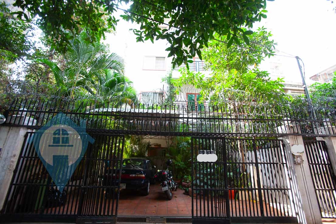 ''Spacious 3 Bedroom Near Independence Monument | Phnom Penh Real Estate''