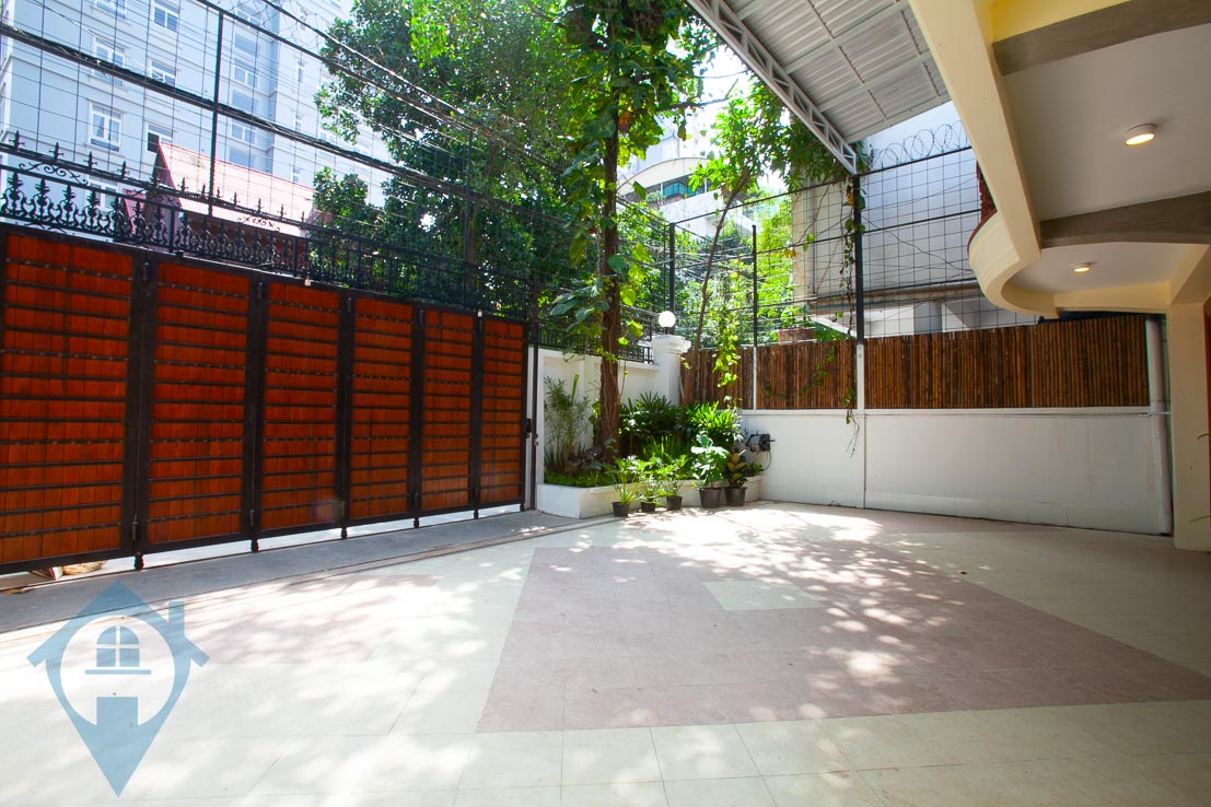 ''Spacious 3 Bedroom Villa Near Aeon Mall | Phnom Penh Real Estate''